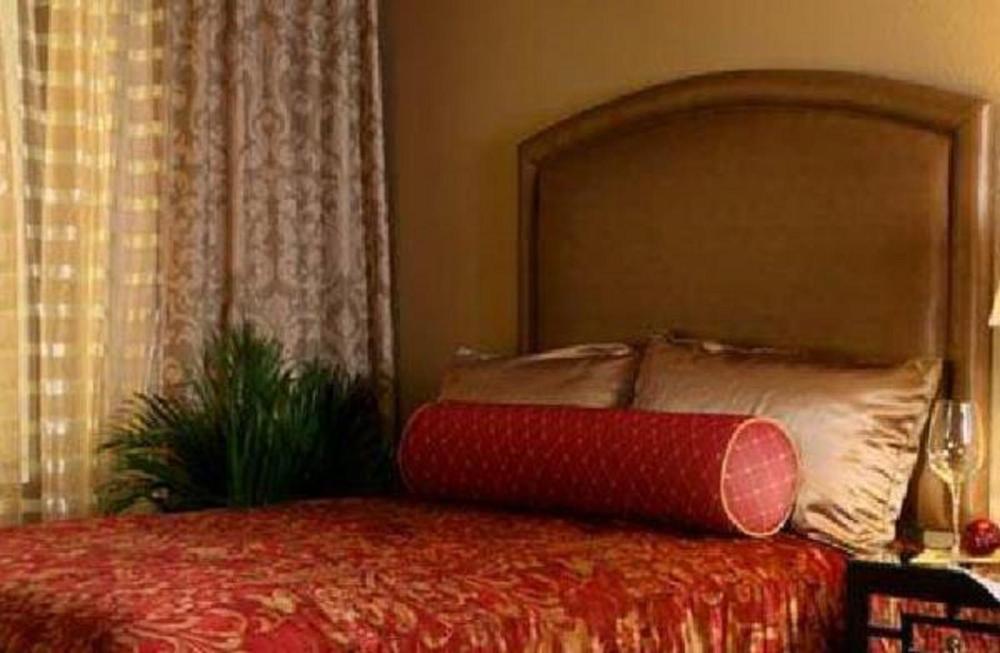 One-Bedroom King Suite interior